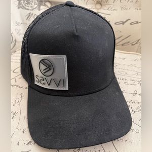 SAVVI black trucker hat - LIKE NEW